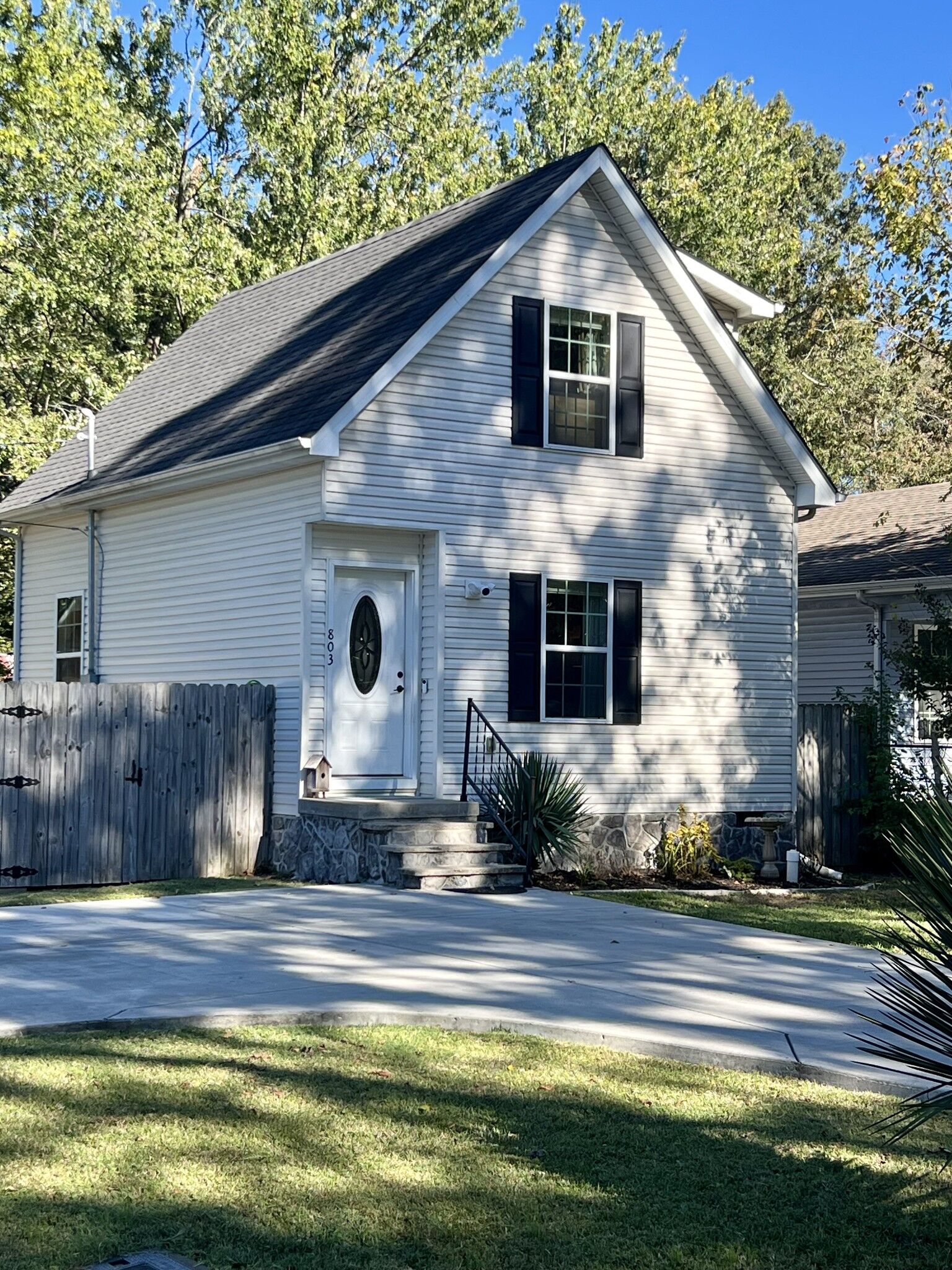 Property Photo:  803 E Grizzard St  TN 37388 