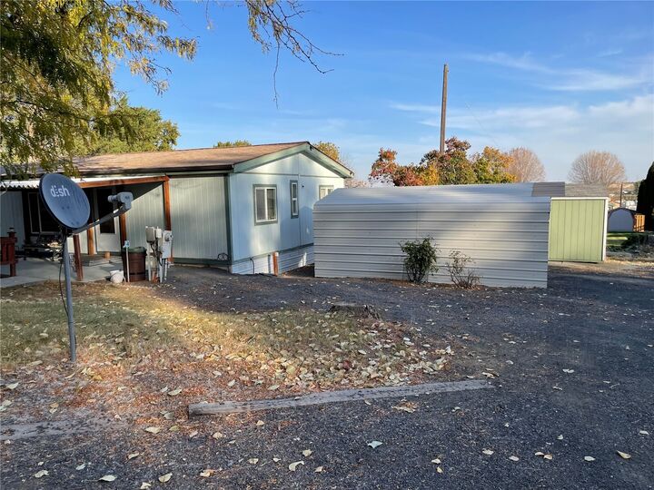 Property Photo: 2285 SW Basin Street 1 WA 98823