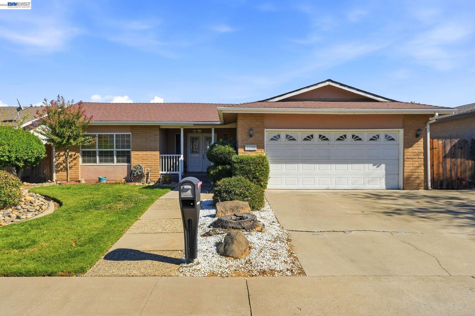 Property Photo:  1732 Rose Ave  CA 95307 
