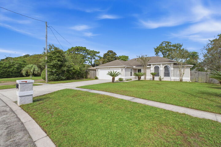 Property Photo:  9888 Orion Lake Circle  FL 32566 