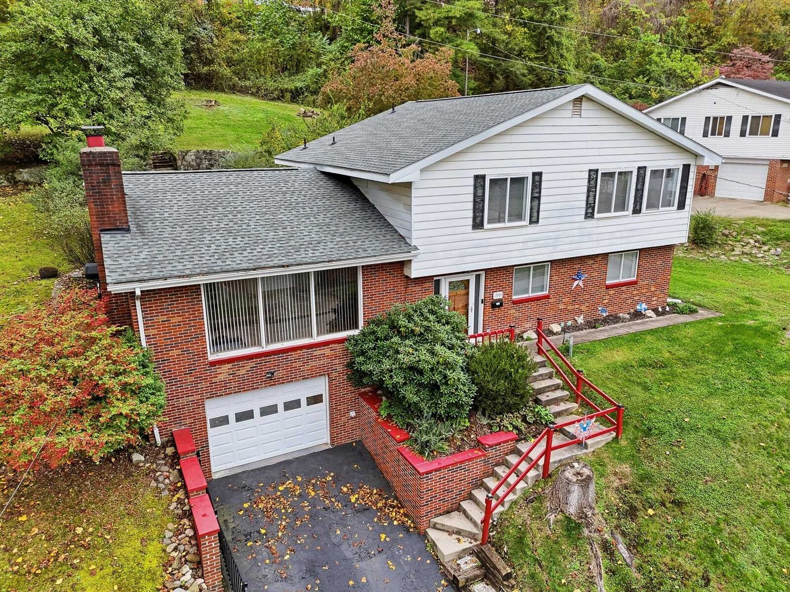 Property Photo:  1901 Enslow Blvd.  WV 25701 