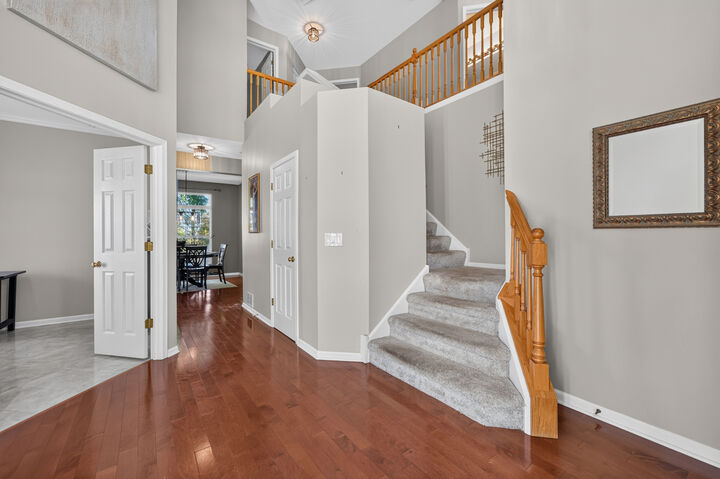 Property Photo: 211 Butler Drive IL 60103