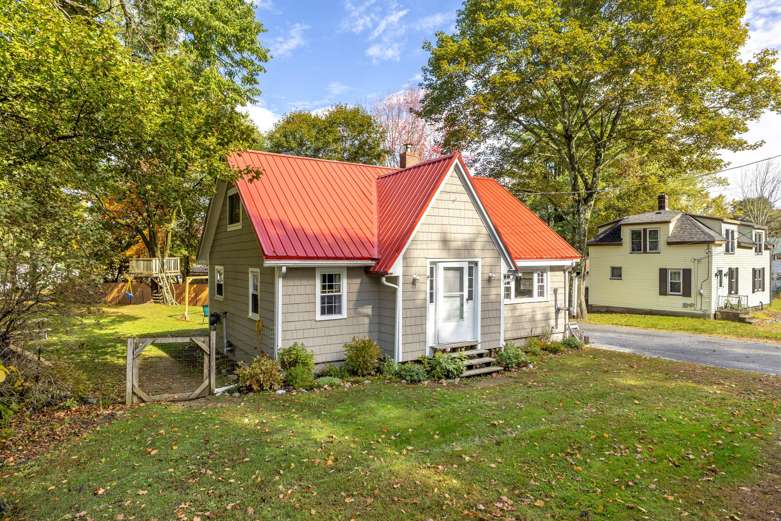 Property Photo:  55 Newell Street  ME 04038 