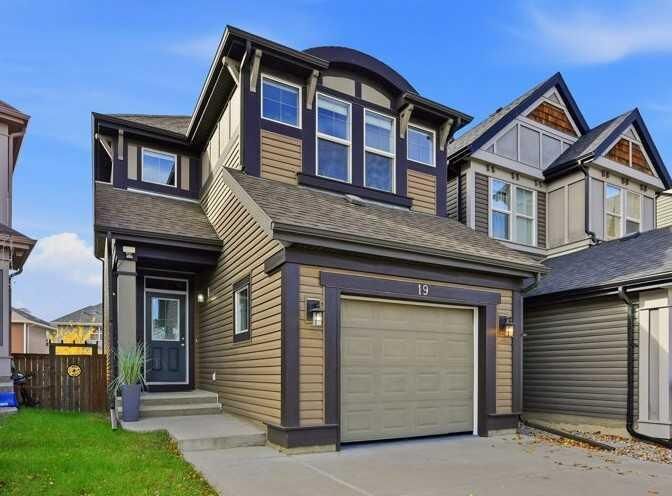Property Photo:  19 Auburn Crest Manor SE  AB T3M 1T7 