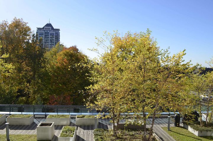 Property Photo: 7900 Bathurst Street 323 ON L4J 0J9
