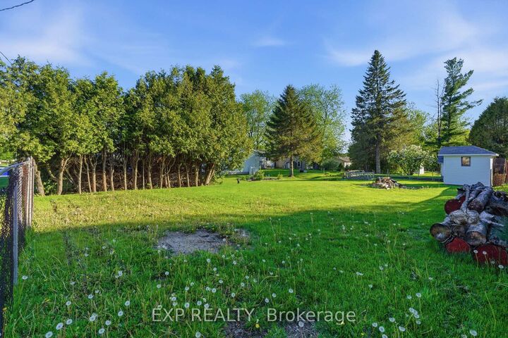 Property Photo:  4 Montcalm Street  ON K0A 1E0 