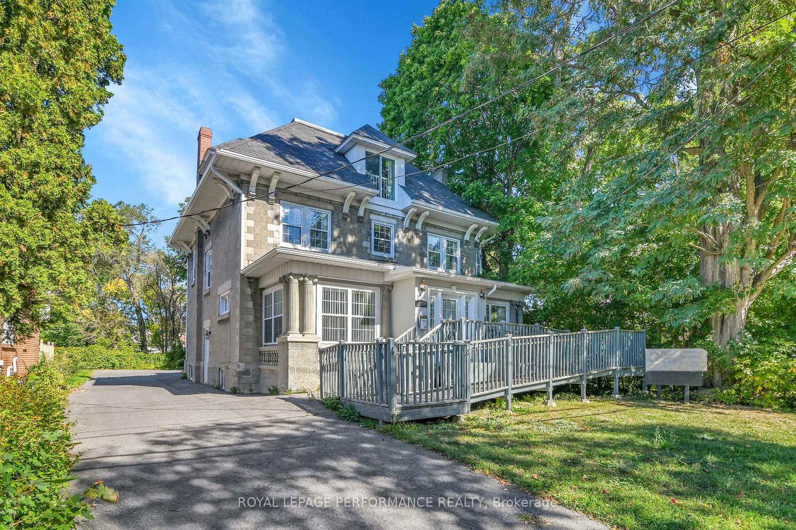 Property Photo:  117 First Street E  ON K6H 1K8 