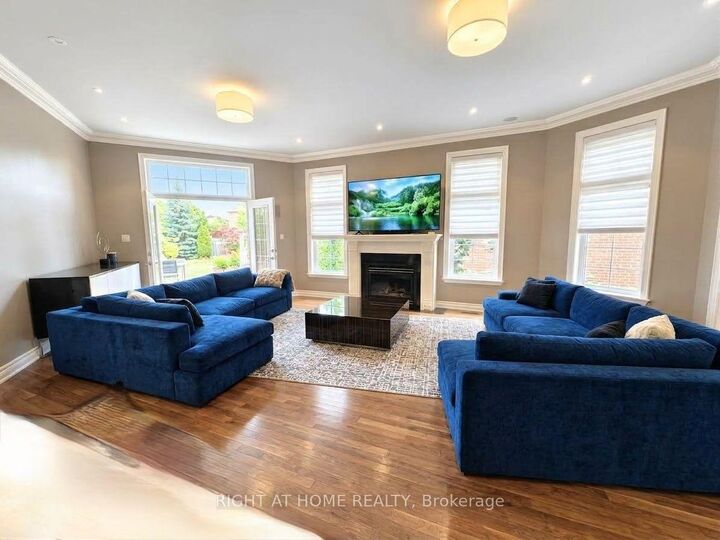 Property Photo:  208 Burton Grove  ON L7B 1C7 