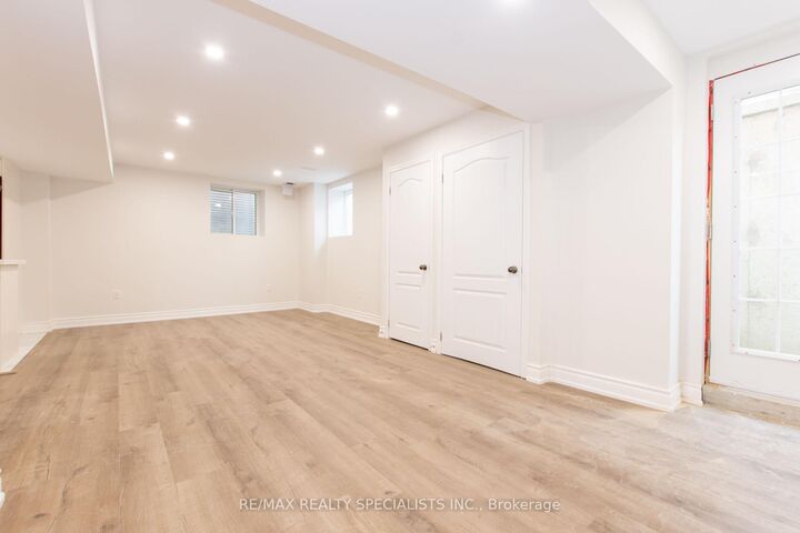 Property Photo:  1563 Doran Crescent Bsmt  ON L9E 1H5 