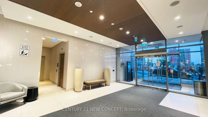 Property Photo:  7 Golden Lion Heights N2402  ON M2M 0C1 