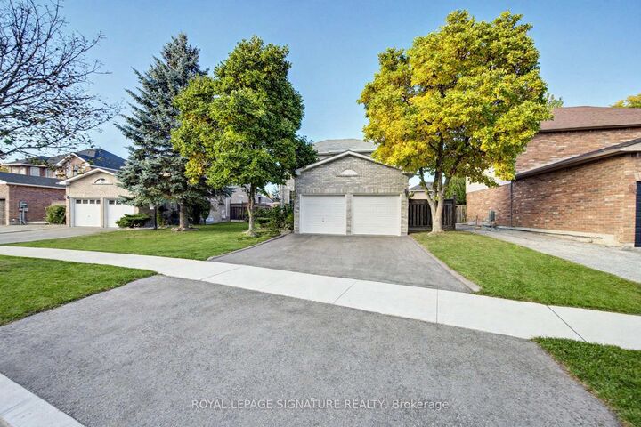 Property Photo:  1180 Oriole Crescent  ON L9S 2A9 