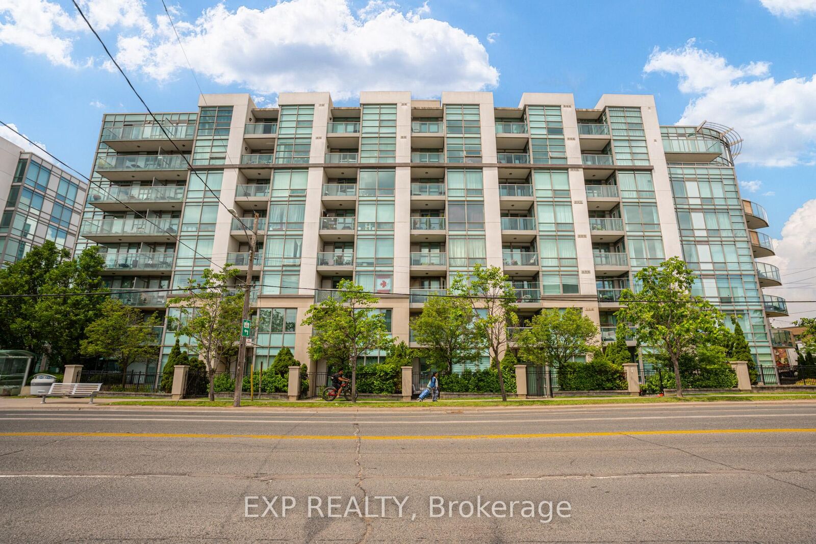 Property Photo:  3840 Bathurst Street 506  ON M3H 6C6 