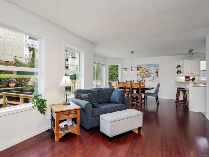 Property Photo:  2727 Grosvenor Rd  BC V8T 3M8 