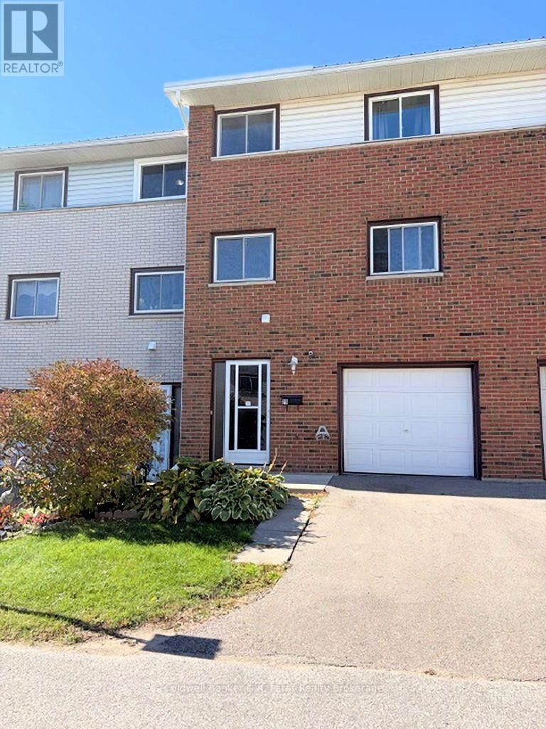 Property Photo:  129 Concession Street East 29  ON N4G 4N4 