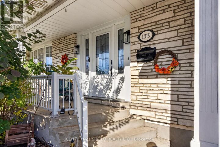 Property Photo:  1319 Aubin Avenue  ON K6J 4R9 