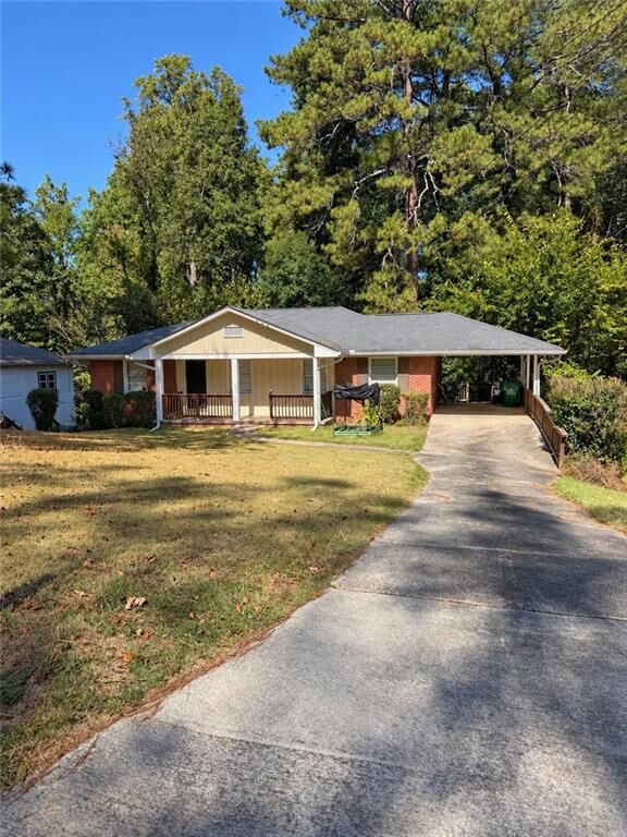 Property Photo: 3404 Springlake Drive GA 30032