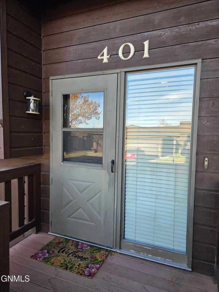 Property Photo: 401 Brandon Drive ND 58503