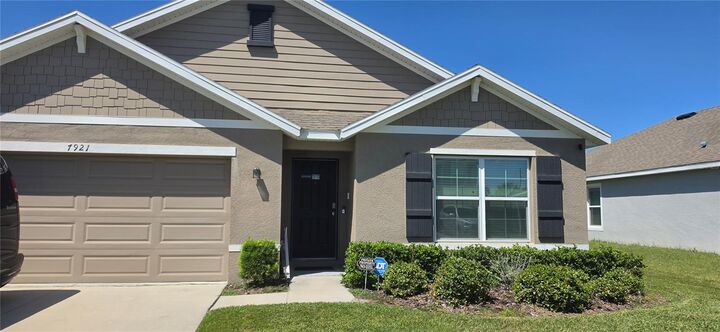 Property Photo:  7921 Sail Clover Lane  FL 33540 