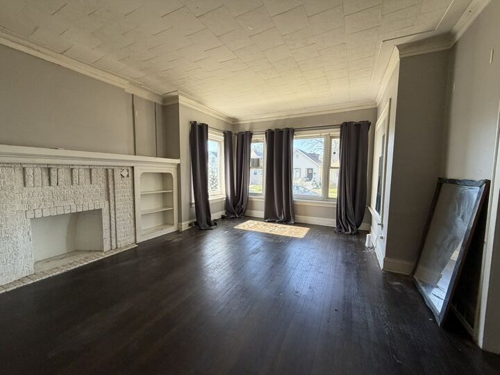 Property Photo:  7719 S Oglesby Avenue  IL 60649 