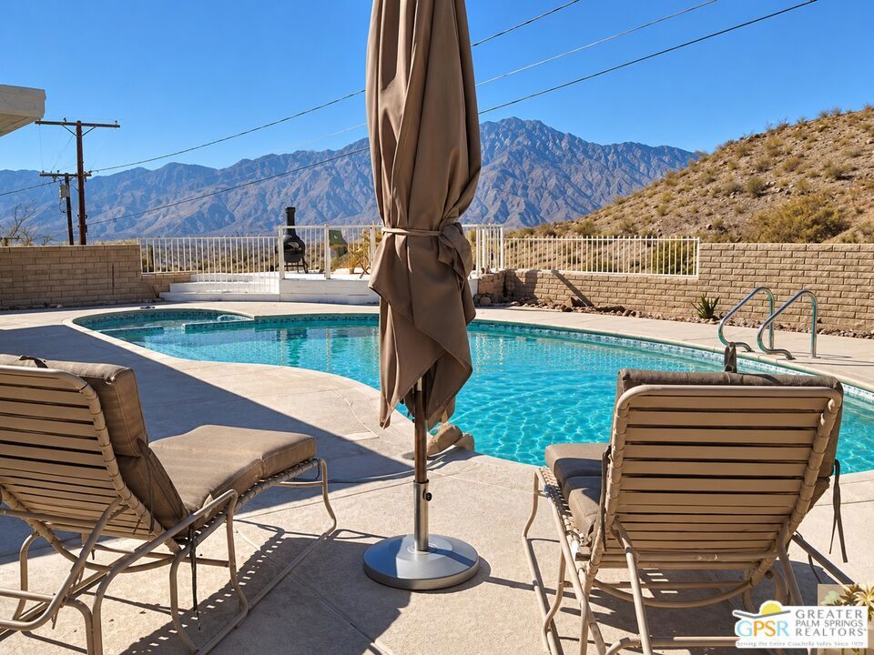 Property Photo:  12135 Avenida Alta Loma  CA 92240 