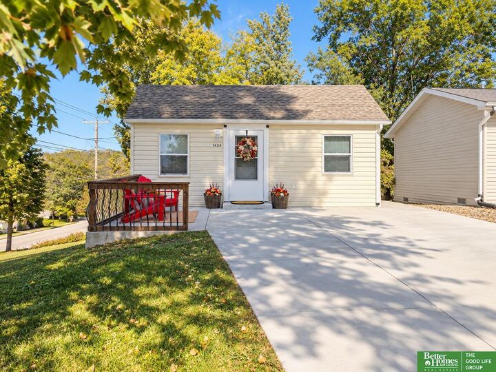Property Photo: 1424 Main Street NE 68048