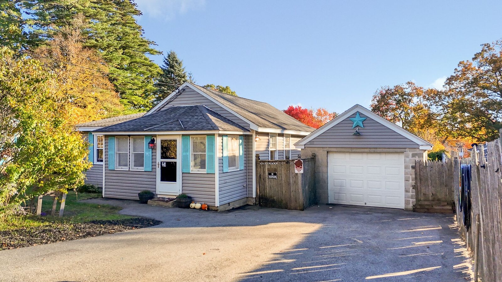Property Photo: 100 Hilltop Rd MA 01826