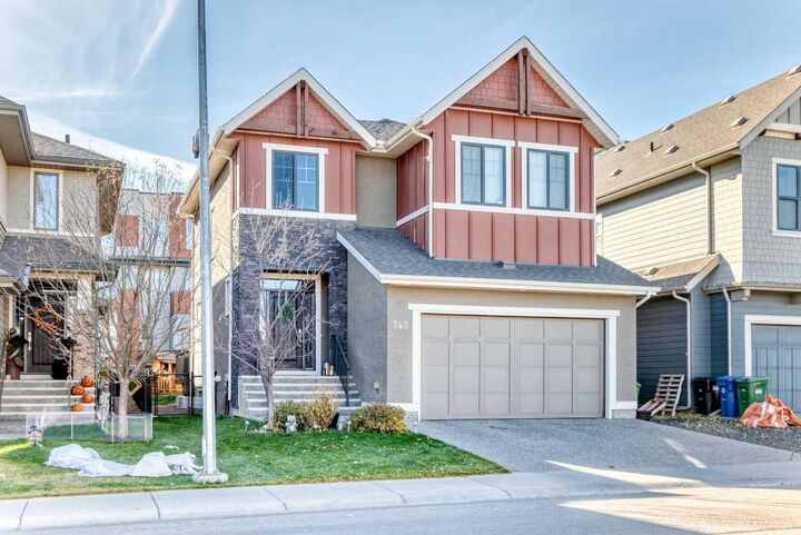 Property Photo:  743 Shawnee Drive SW  AB T2Y 1V6 
