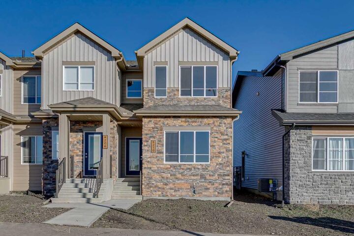 Property Photo:  210 Heartwood Parade SE  AB T3M 2K1 