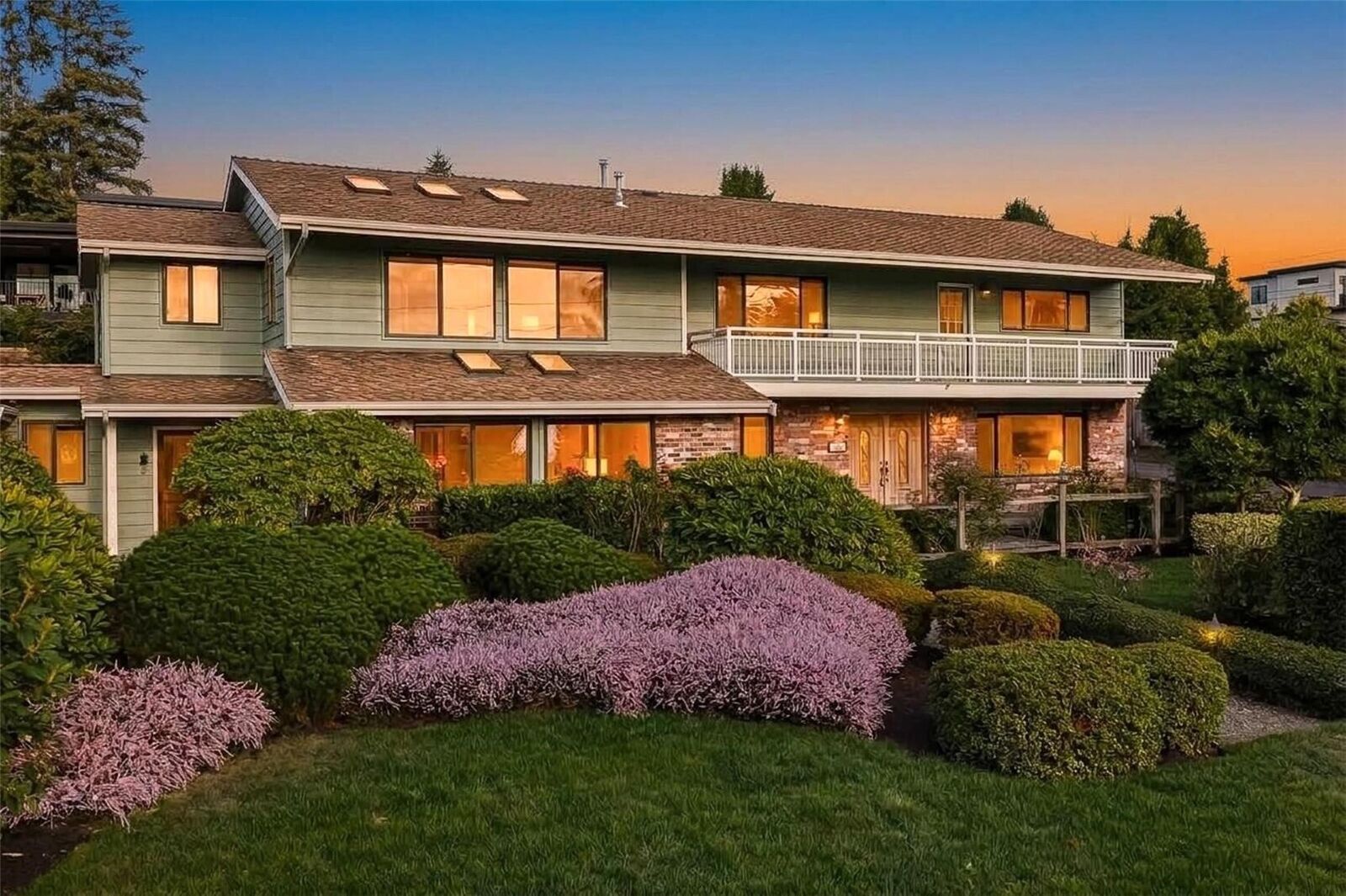 Property Photo:  18805  94th Avenue W  WA 98020 