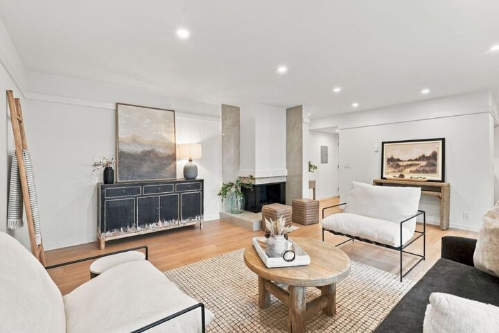 Property Photo:  500 West Middlefield Road 148  CA 94043 
