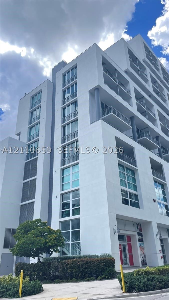 Property Photo: 350 NE 24th St 404 FL 33137