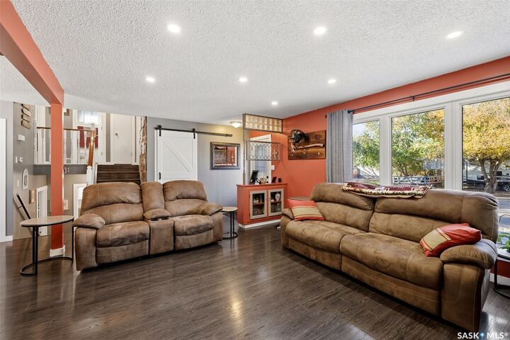 Property Photo:  25 Short Street  SK S0G 3C0 