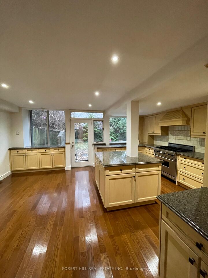 Property Photo:  4 Donino Avenue  ON M4N 2W5 