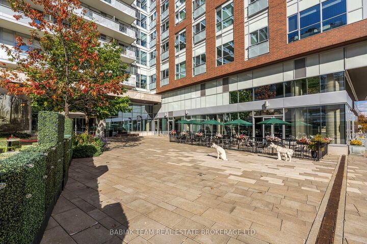 Property Photo:  1830 Bloor Street W 1017  ON M6P 0A2 