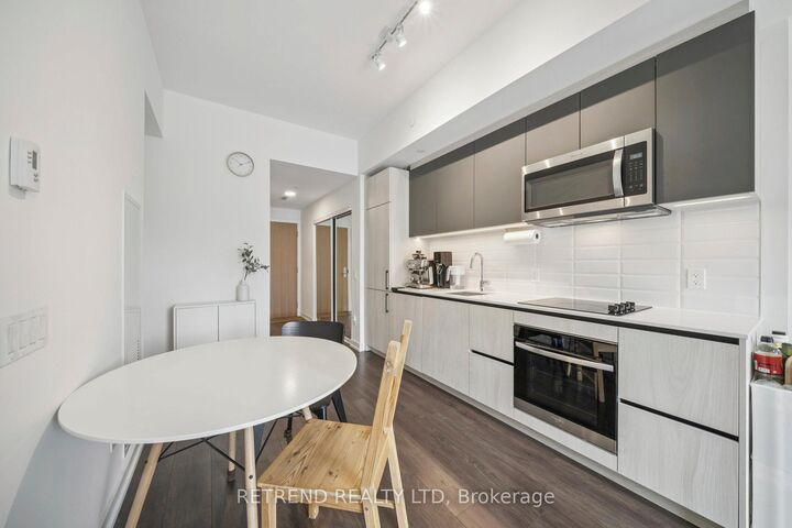 Property Photo:  150 Logan Avenue 714  ON M4M 0E4 