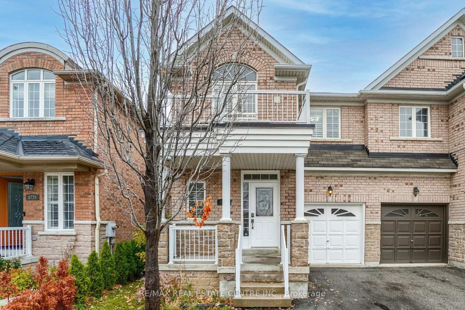 Property Photo: 3716 Bloomington Crescent ON L5M 0A2
