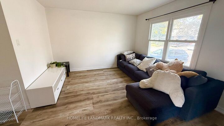 Property Photo:  81 United Square Main Floor  ON M1B 2B9 