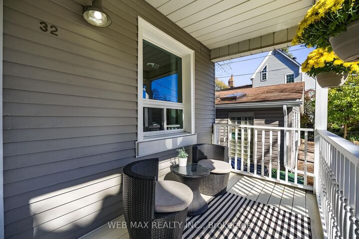 Property Photo:  32 Aldergrove Avenue  ON M4C 1B2 