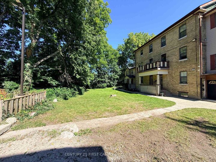 Property Photo:  1 Waverley Place 4  ON N6B 2C3 