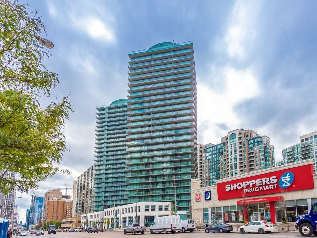 Property Photo:  5500 Yonge Street 2011  ON M2N 7L1 