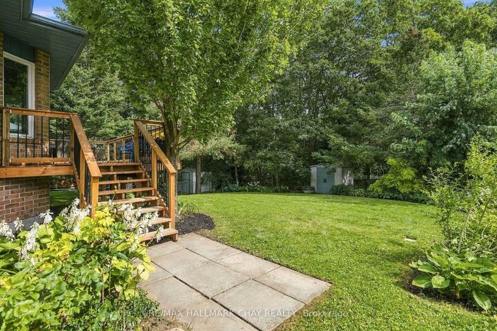 Property Photo:  3 Maw Court  ON L4N 7X7 