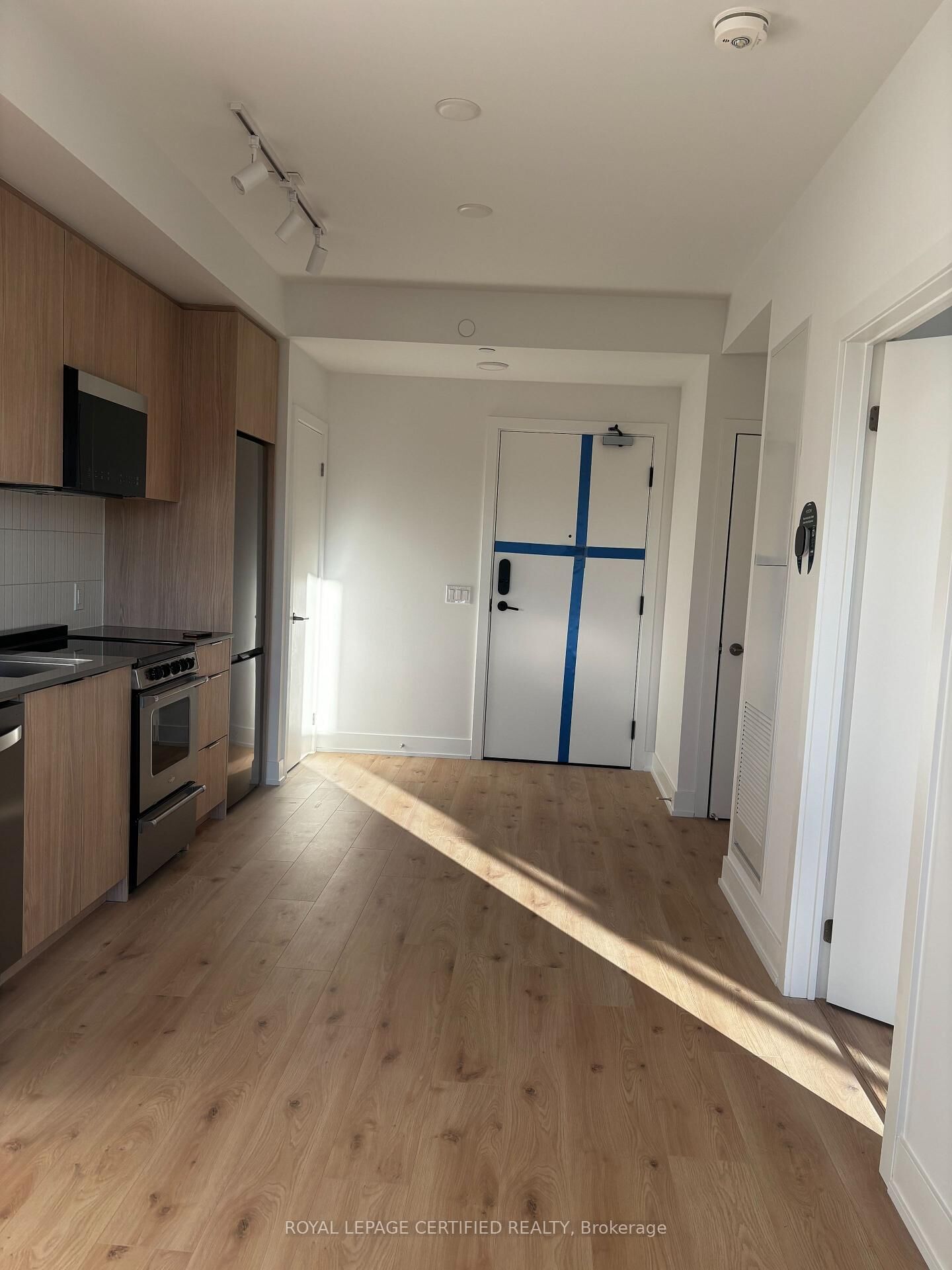 Property Photo:  3008 William Cutmore Boulevard 303  ON L6H 7G1 