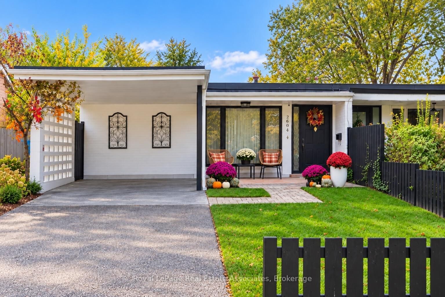 Property Photo:  2604 Constable Road  ON L5J 1W2 