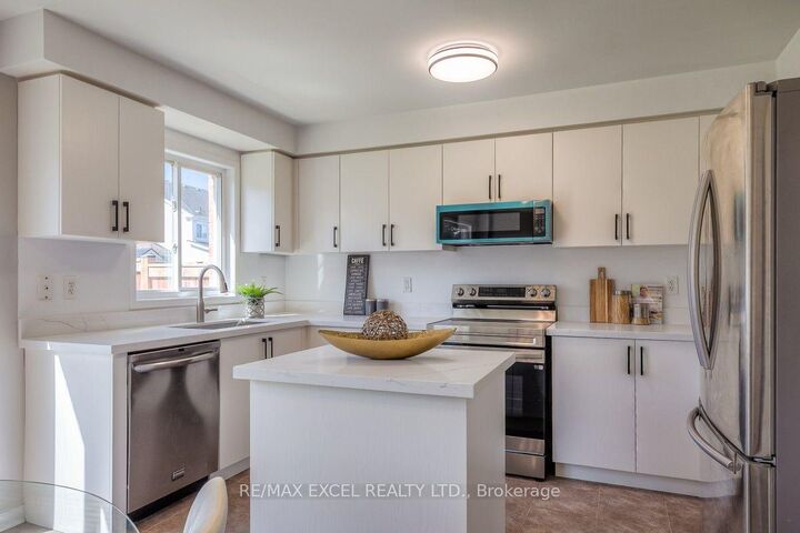 Property Photo:  1624 Frolis Street  ON L1K 0L6 