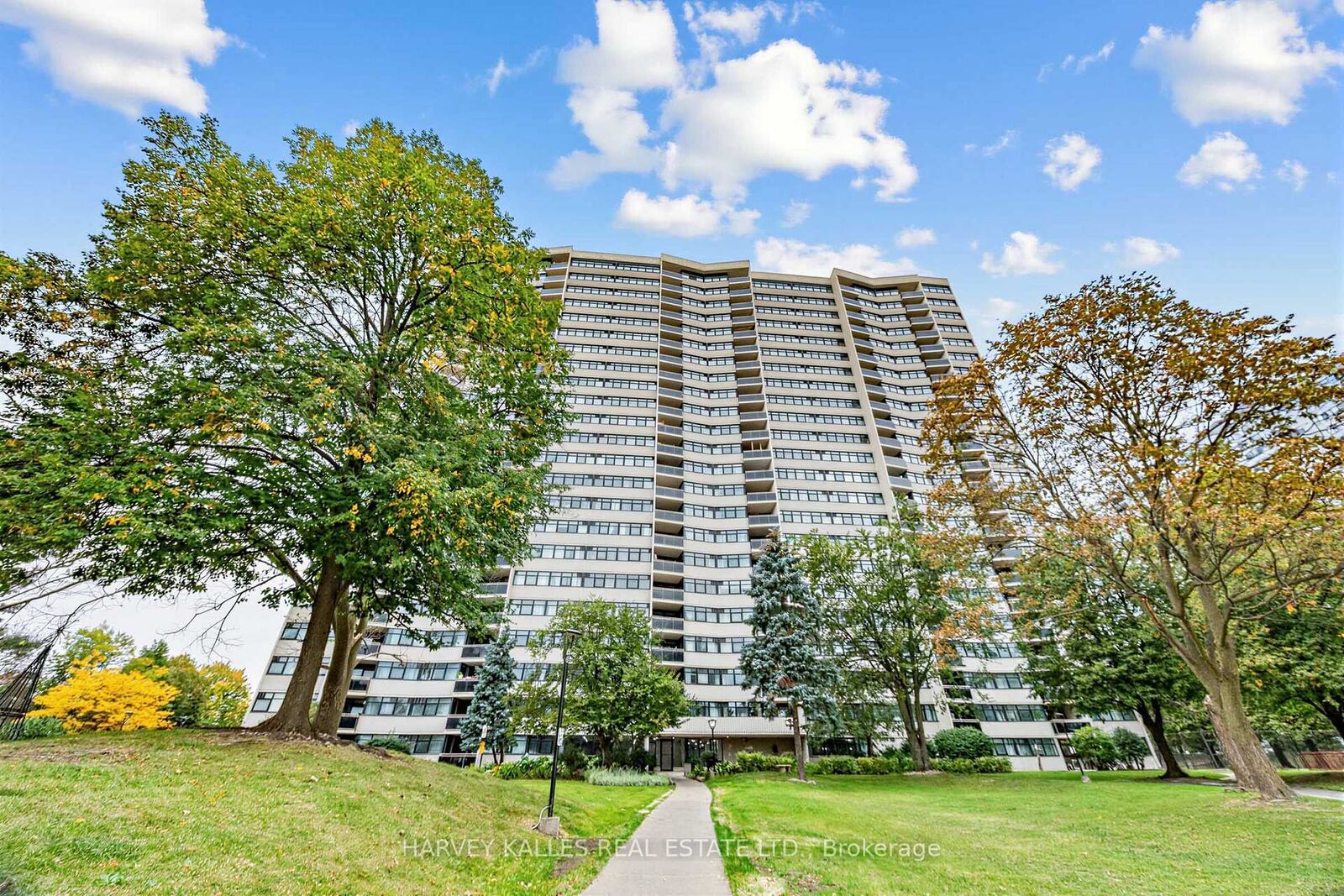Property Photo:  100 Echo Point 1801  ON M1W 2V2 