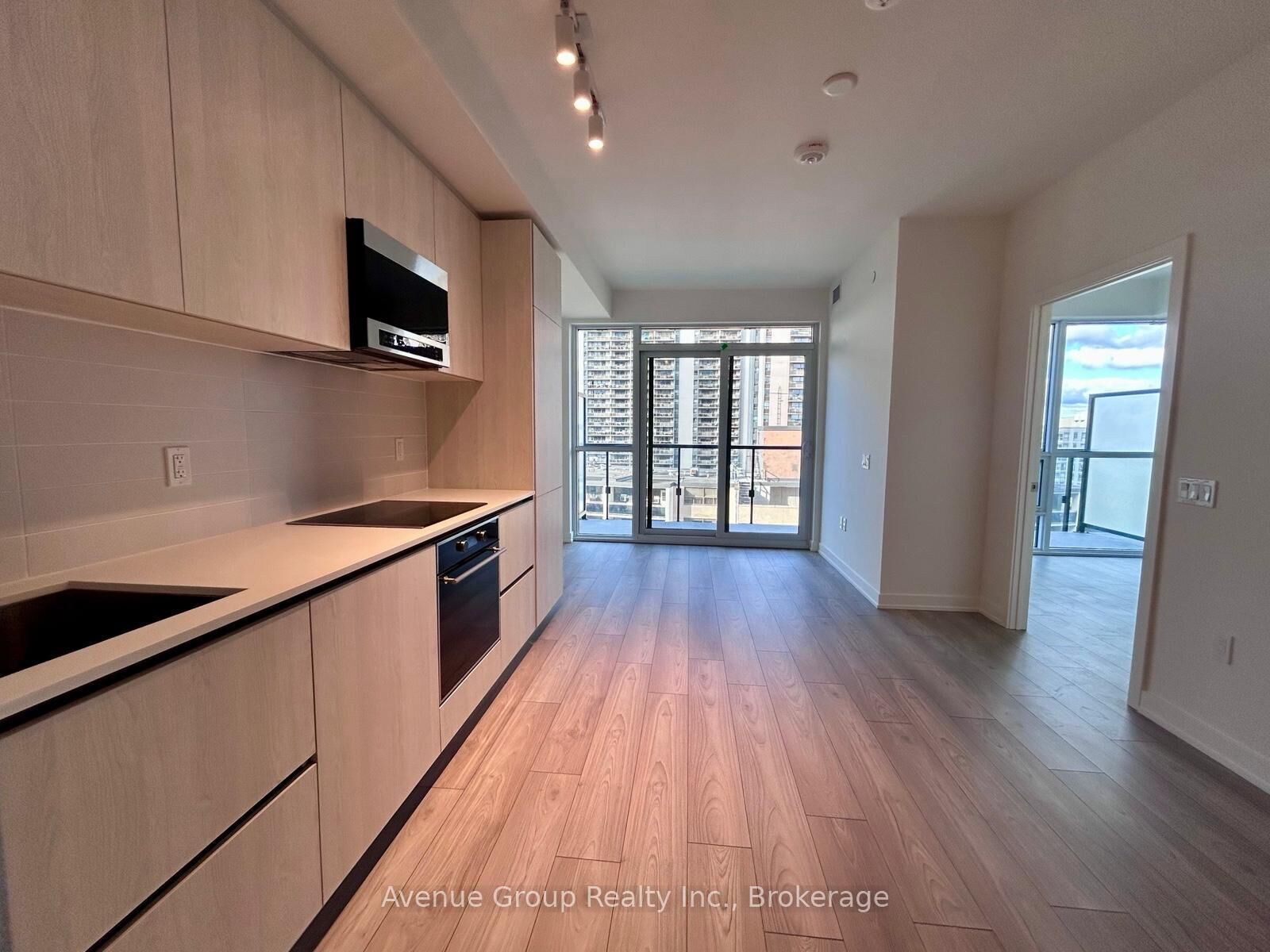 Property Photo:  120 Broadway Avenue 1201  ON M4P 1V7 