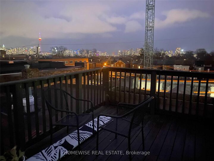 Property Photo:  882 College Street 5  ON M6H 1A3 