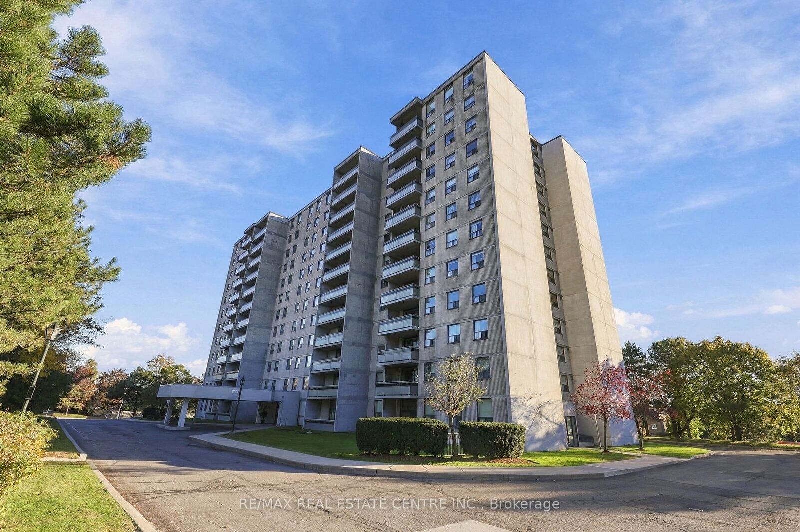 Property Photo:  355 Rathburn Road E 1110  ON L4Z 1H4 