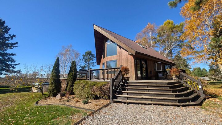 Property Photo: 667 Nipissing Street ON P2B 2K9