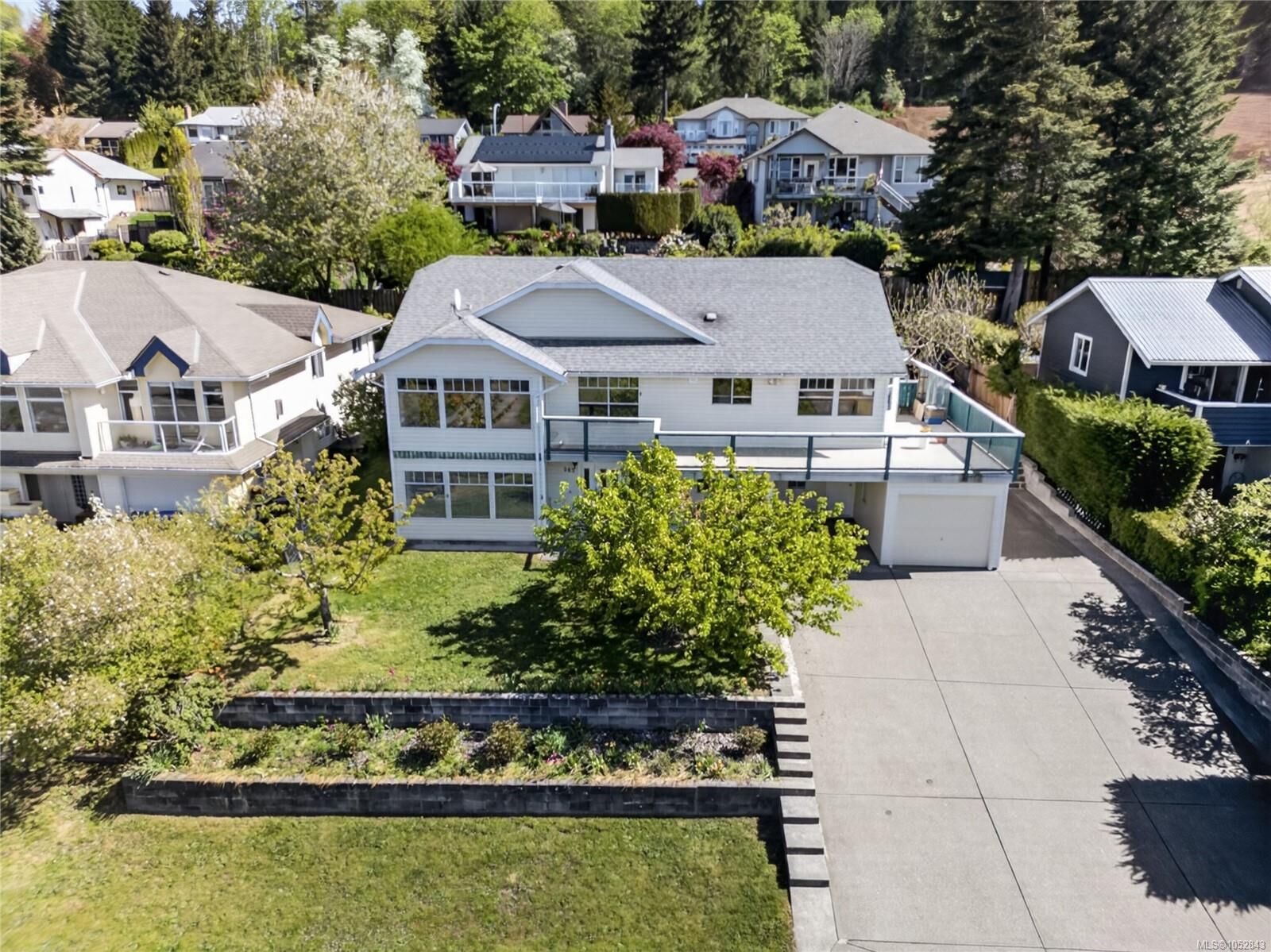 Property Photo:  365 Panorama Cres  BC V9N 6Y7 